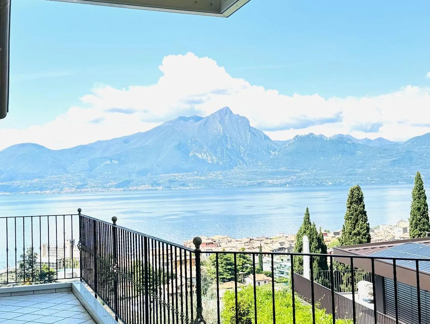 Apartment Appartamento La Perla Torri Del Benaco Italy