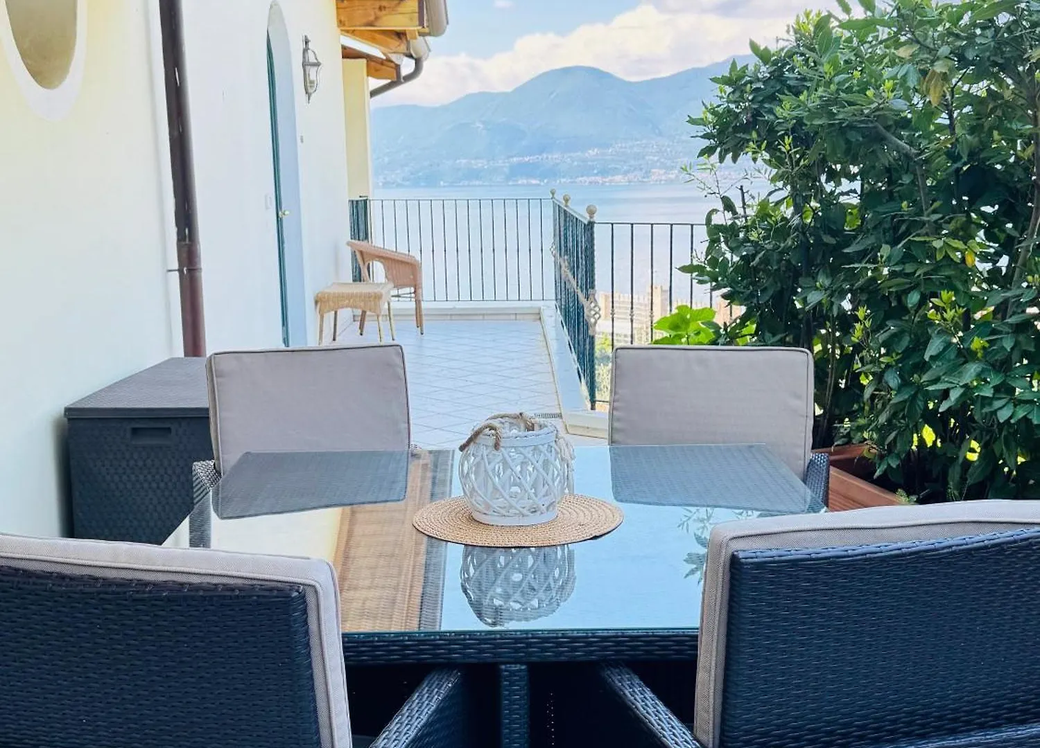 Appartamento La Perla Torri Del Benaco 0*,