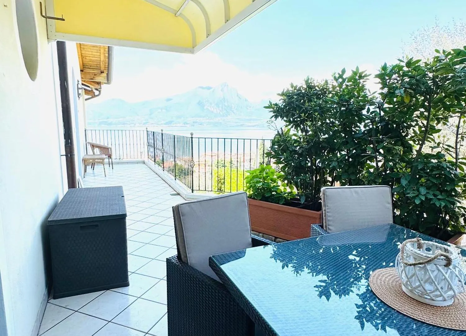 Apartment Appartamento La Perla Torri Del Benaco
