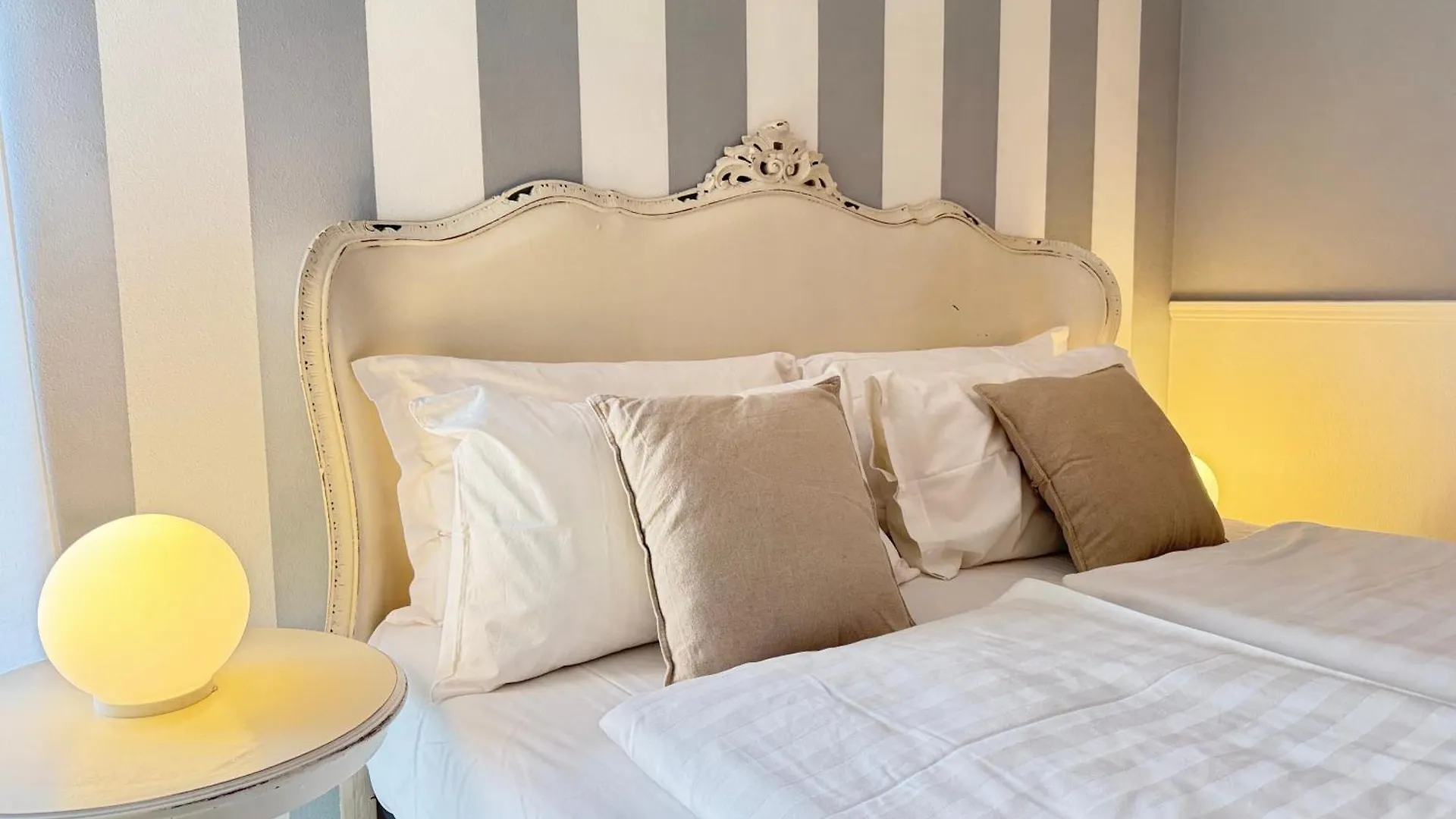 Apartment Appartamento La Perla Torri Del Benaco