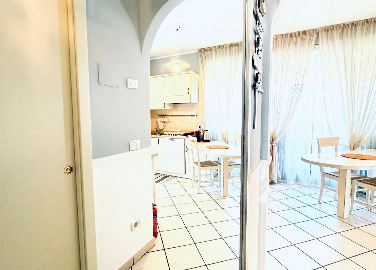 Appartamento La Perla Torri Del Benaco 0*,