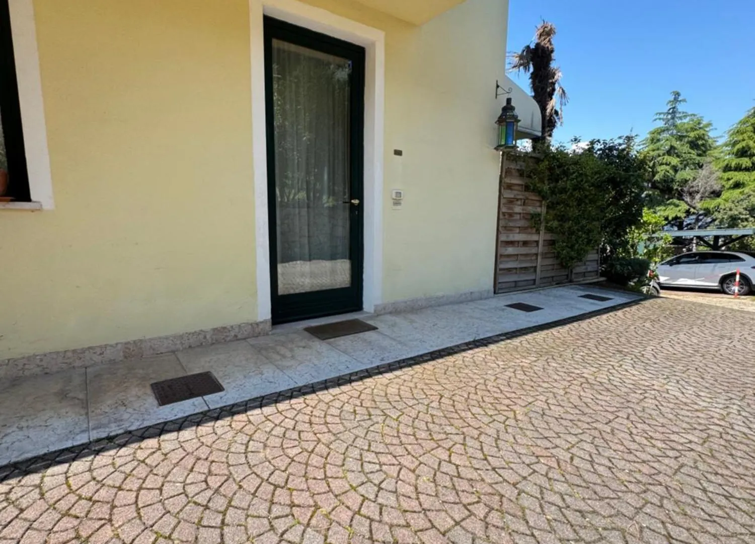 Apartment Appartamento La Perla Torri Del Benaco Italy